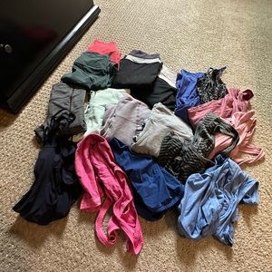 Huge lot of Lululemon sizes 4 and a couple size 2s